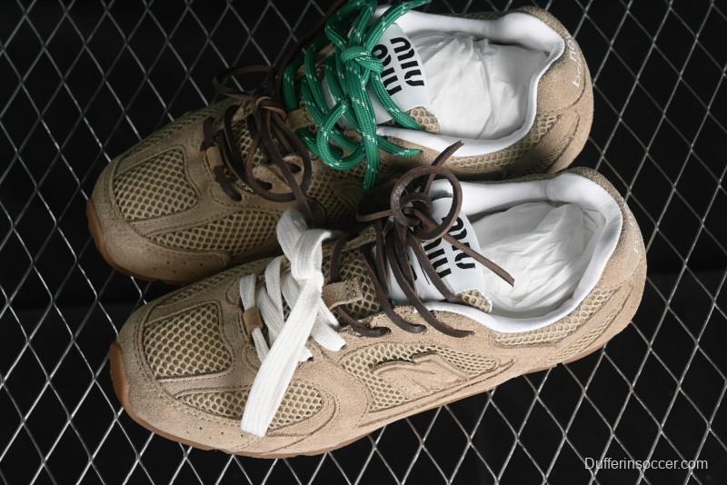 Miu Miu x New Balance 530 Low-Top Retro Running Sneakers with Dual Lace Design - G.D4