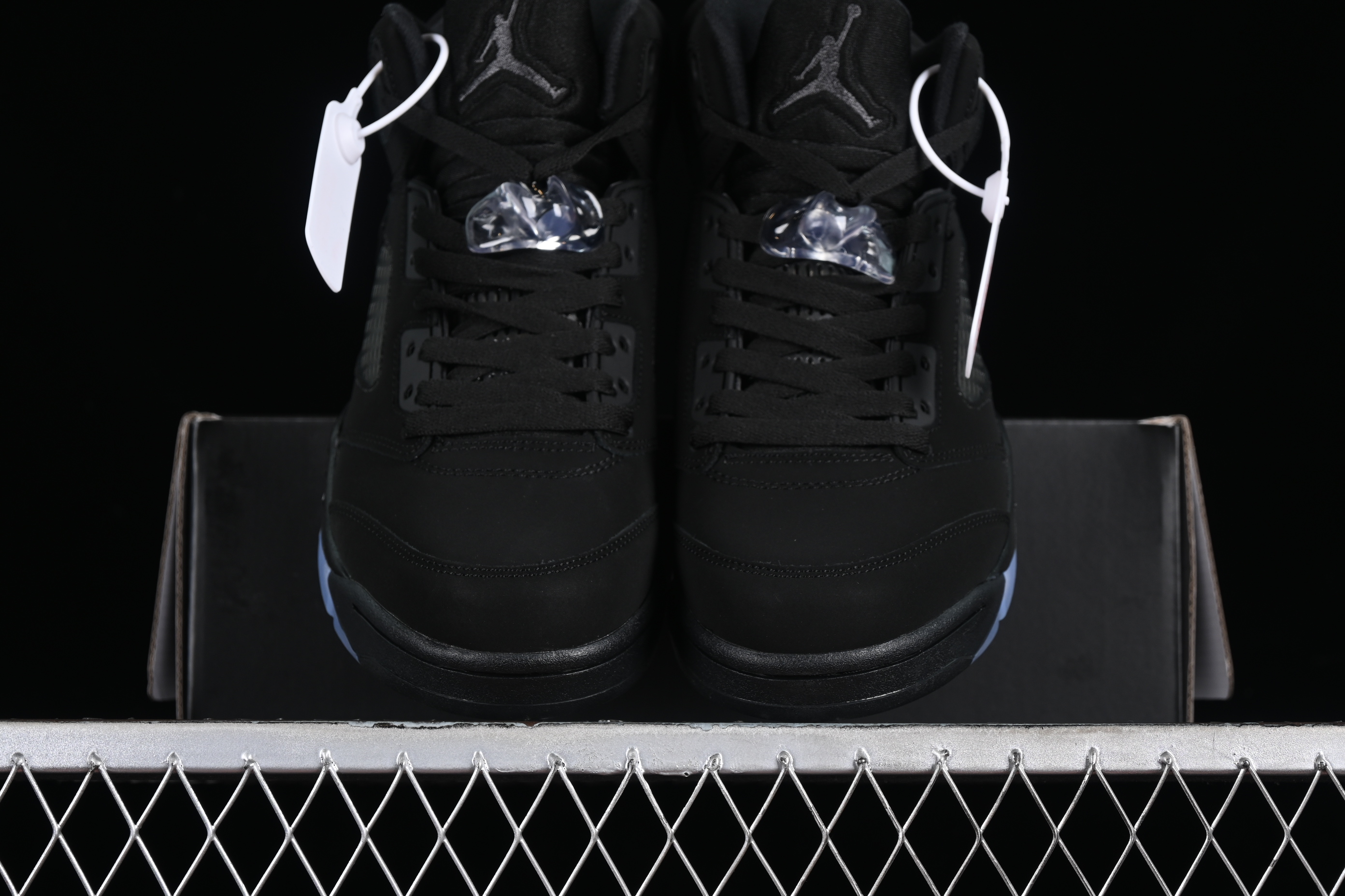 Nike Air Jordan 6 Retro Basketball Shoes with Black Leather and Suede Upper - FZ2239-001