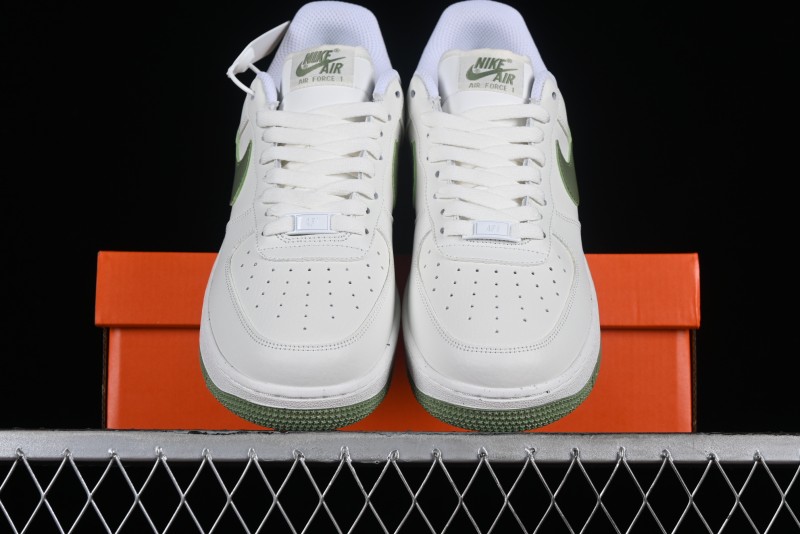 Nike Air Force 1 '07 Low Casual Sneakers in White Green - DV3808-106