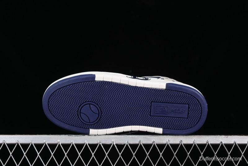 MLB Chunky Liner New York Yankees Lightweight Platform Sneakers with 6cm Height Increase - 3ASXLM13N43BGL