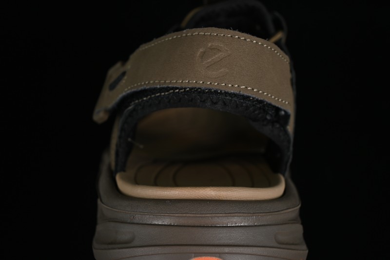 ECCO Offroad Series 2024 Summer New Outdoor Beach Sandals with Anti-Collision Toe and MD Massage Insole - 63133001002