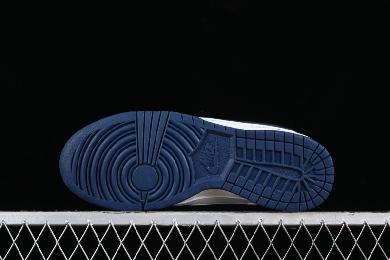 Nike Supreme x SB Dunk Low Collaboration Dark Blue Colorway Low-Top Casual Skate Shoes - RM2308-238
