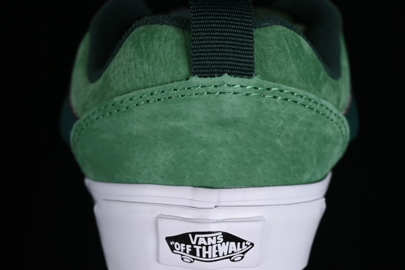 Vans Classics Knu Skool Retro Sneakers with Enlarged Toe and Thickened Tongue - VN0009QCLC2