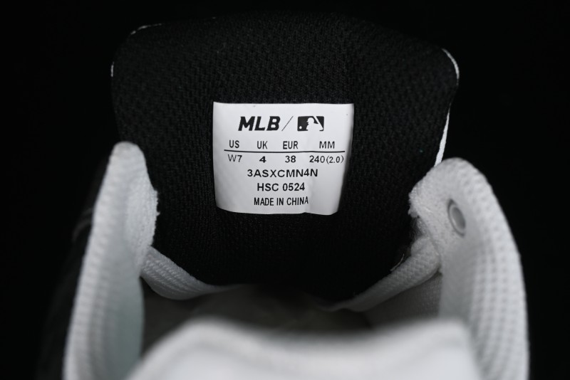 MLB NY Yankees Chunky Liner Classic Monogram Lightweight Platform Sneakers with 6cm Height Boost - 3ASXCMN4N50BKS