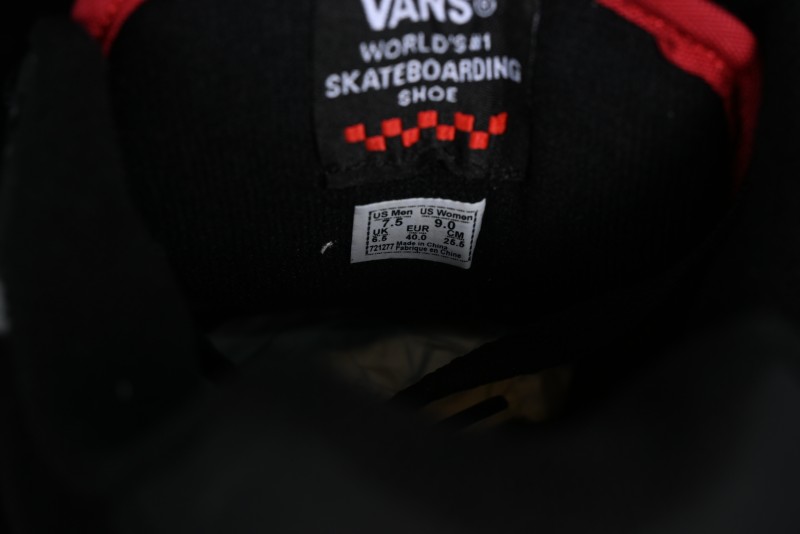 Vans Rowley XLT Retro Skate Shoes with Cushioning and Durability - VN000D1GA2T