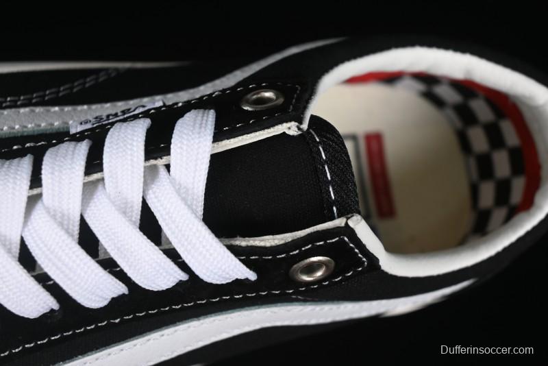 Vans Old Skool Low-Top Retro Skate Shoes in Black & White - VN0A5KRXBA2