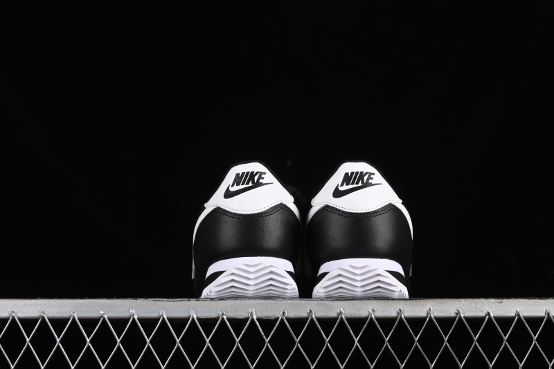 Nike Classic Cortez Leather Retro Running Shoes - DM4044-001