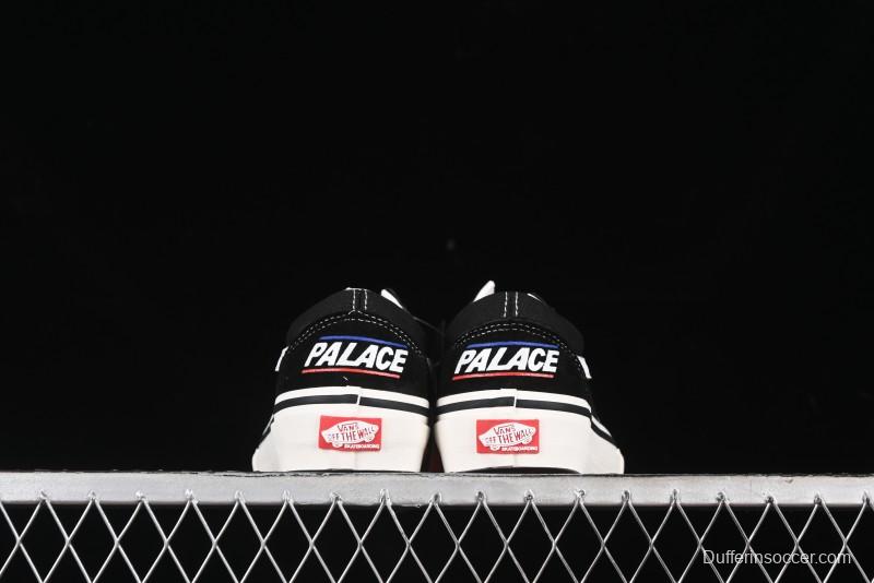 Vans Old Skool Low-Top Retro Skate Shoes in Black & White - VN0A5KRXBA2