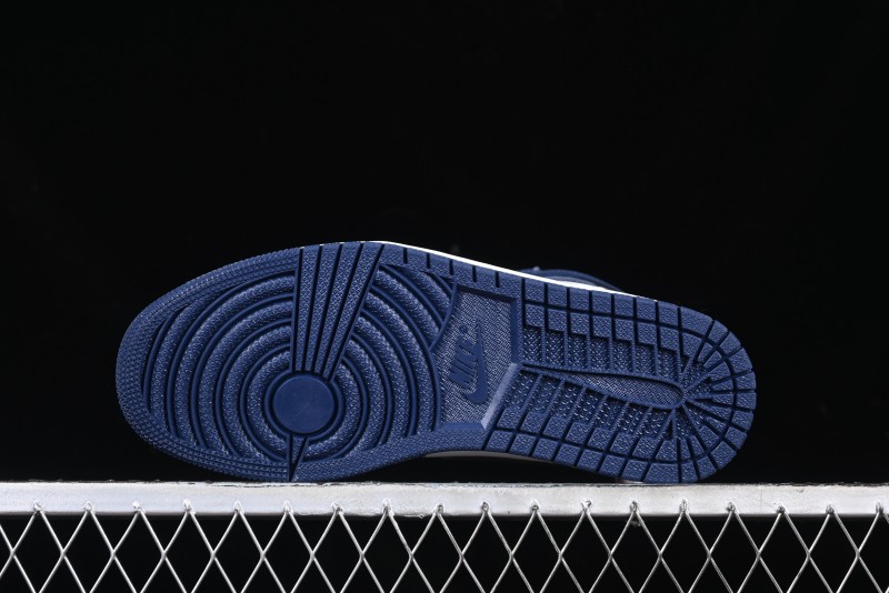 Nike Air Jordan 1 High OG "Midnight Navy" Basketball Shoes with Full Leather Construction - DZ5485-401