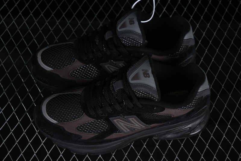 New Balance 2010 Series Retro Casual Running Shoes with Soft Suede and Nylon Mesh - M2010RN
