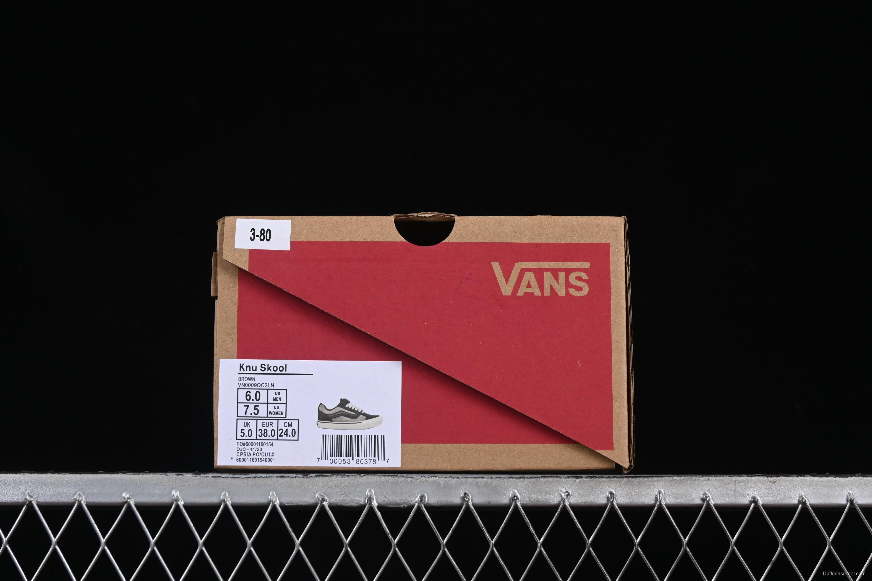 Vans Knu Skool Low-Top Retro Chunky Sneakers with Oversized Logo - VN0009QC2LN