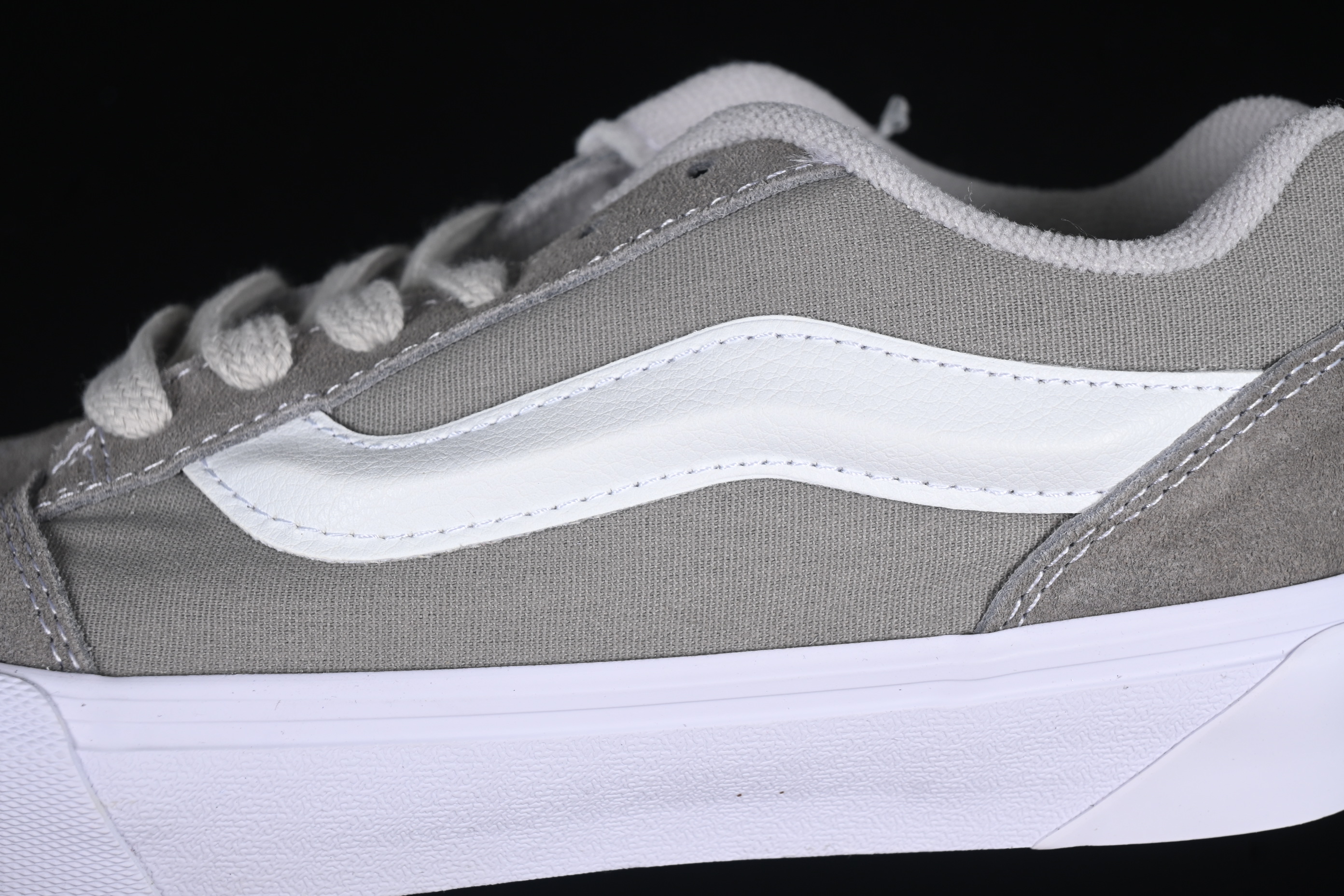 Vans Knu Skool Low-Top Retro Chunky Sneakers - VN000CS0BGG