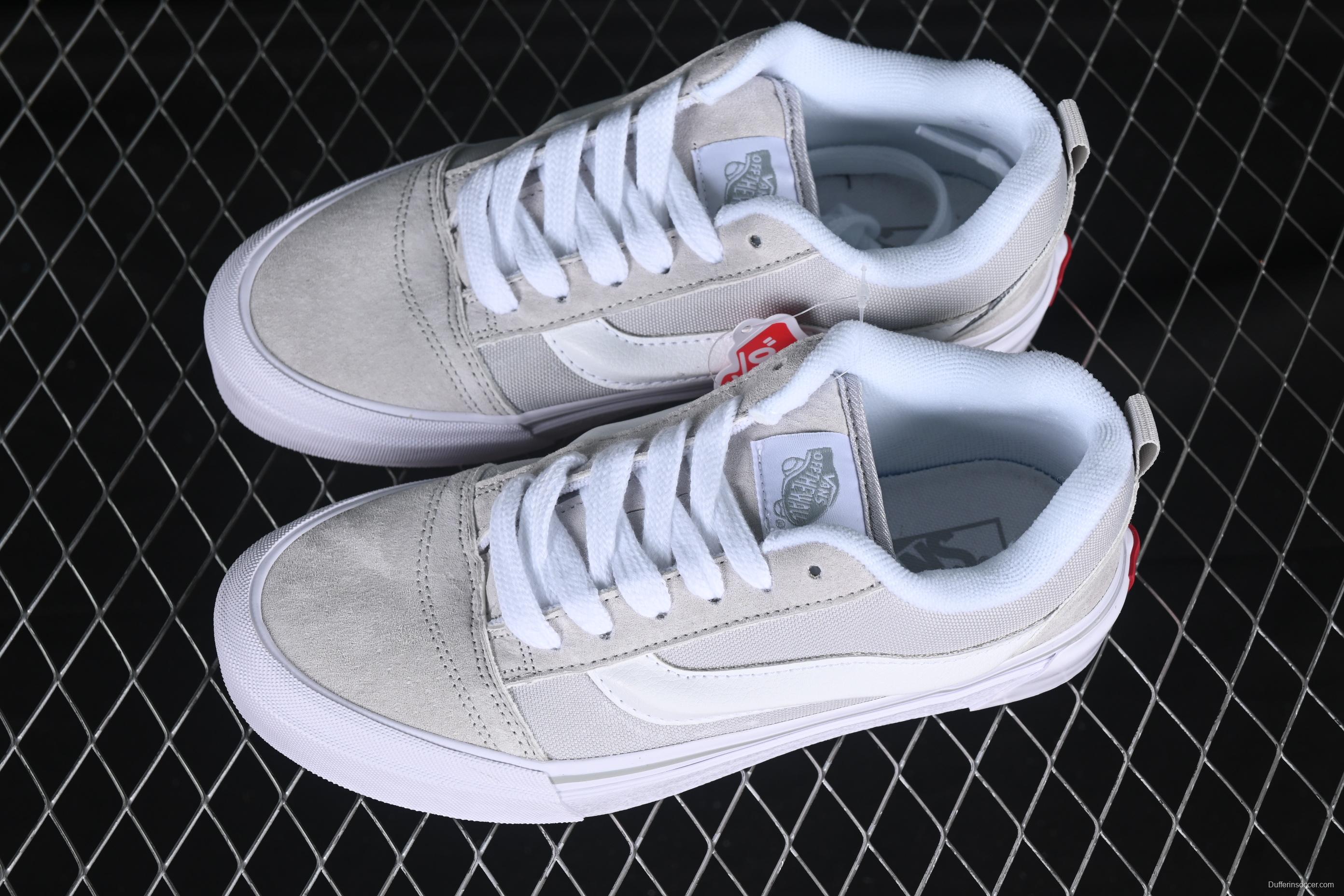 Vans Knu Skool Low-Top Retro Chunky Sneakers with Oversized Logo - VN000CRPBWD