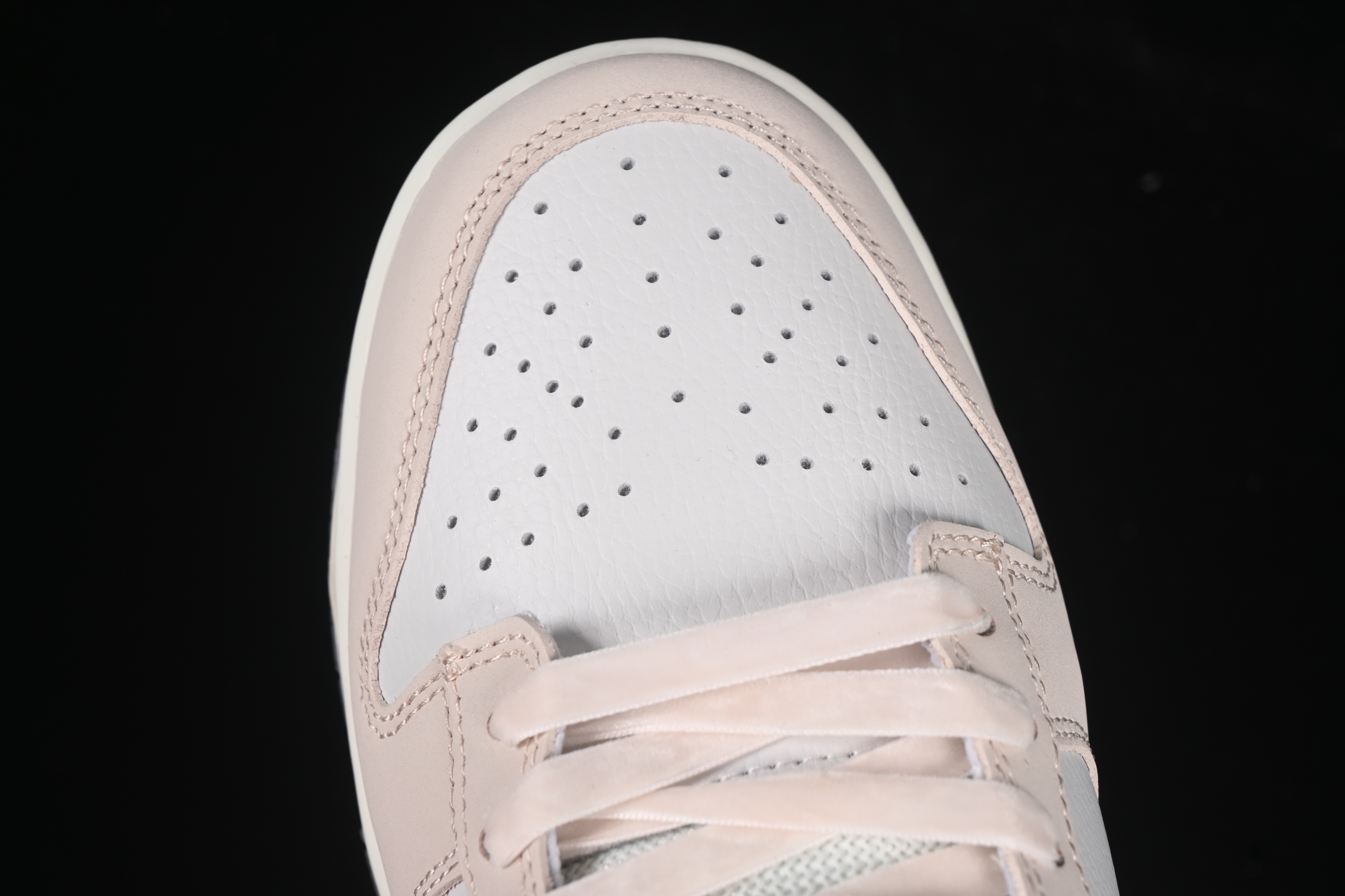 Nike SB Dunk Low White Light Pink SB Low-Top Casual Skate Shoes - FB7901-601