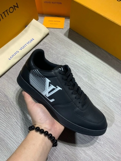 2024 Unisex Louis Vuitton Black Leather Sneakers High Frequency Brand Totem MJ00380
