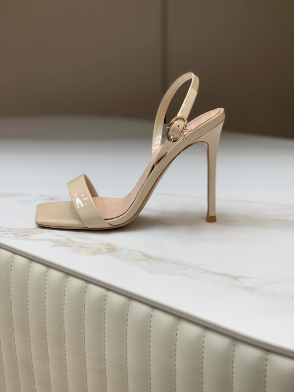 2025 Women Gianvito Rossi Beige Patent Leather Sandals