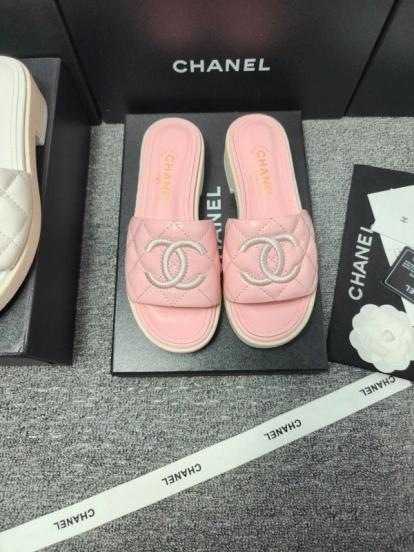 2025 Women Chanel Pink Leather Slippers