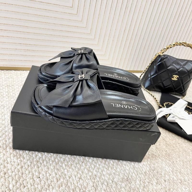 2025 Slippers Chanel Black Leather Slippers