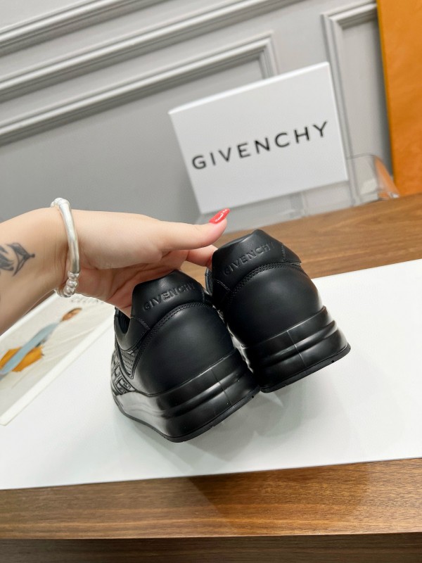 2024 Men Givenchy Black Leather Sneakers MJ00380