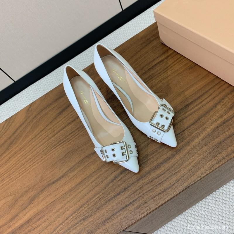 2025 Women Gianvito Rossi White Leather Buckle Pumps KFY00300