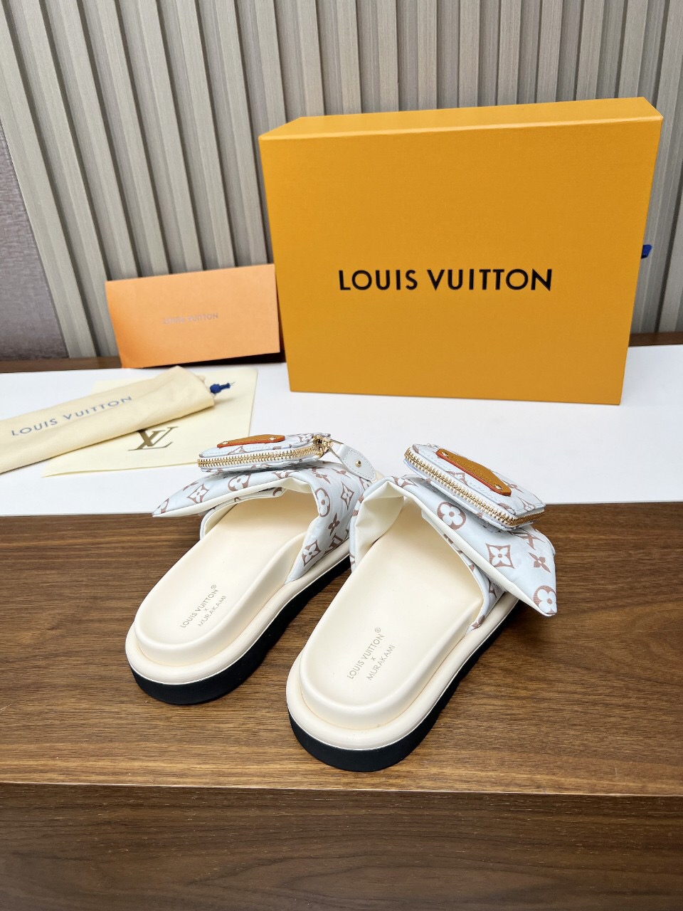 2025 Women Louis Vuitton White Brown Canvas Slippers KFY00230