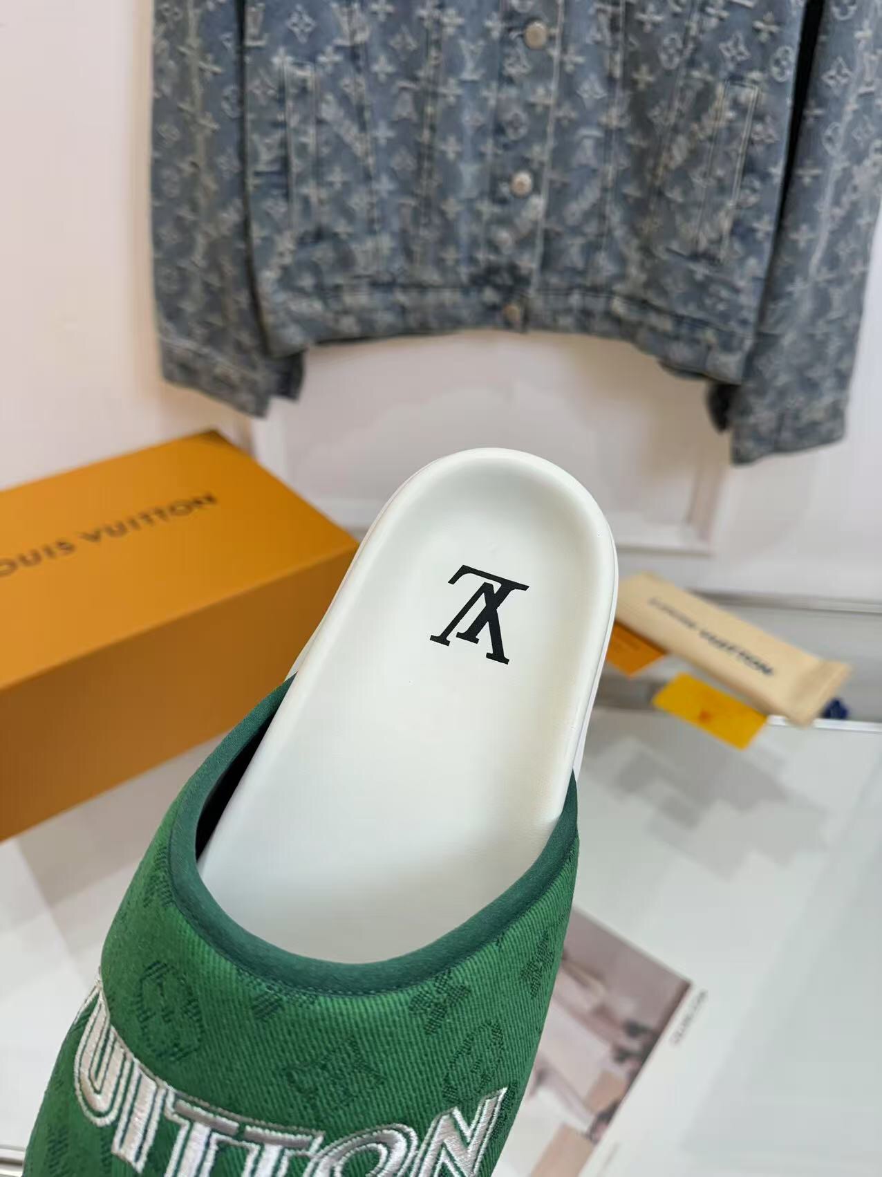 2025 Slippers Louis Vuitton Green Canvas Slippers LY