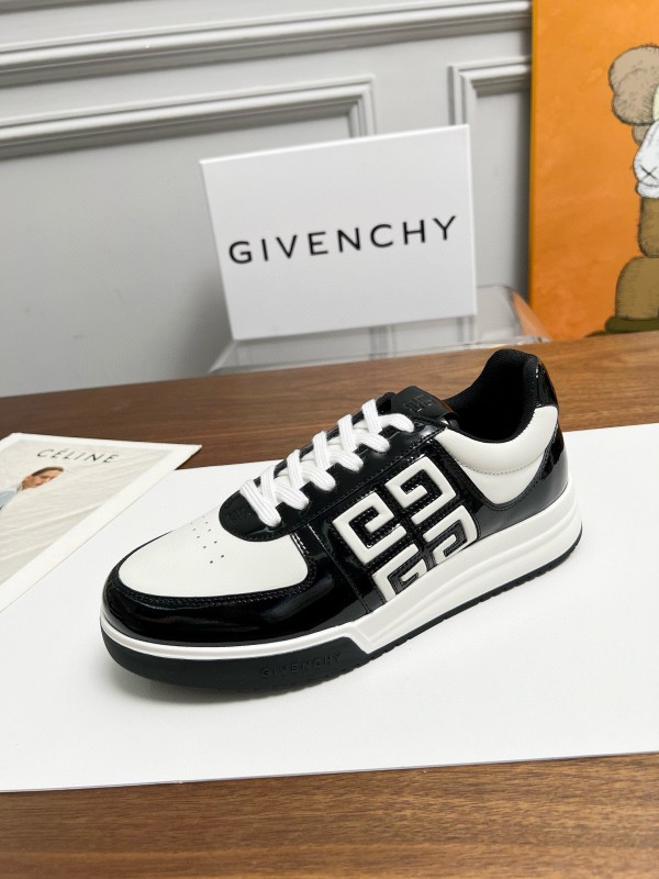 2024 Unisex Givenchy Black White Silk Calfskin Low Top Running Sneakers MJ00380