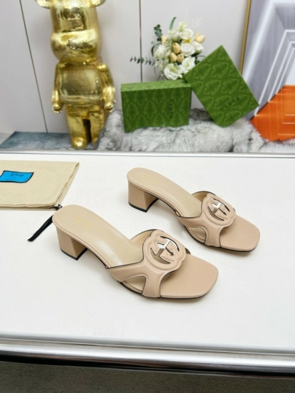 2025 Women Gucci Beige Leather Slippers MJ00190