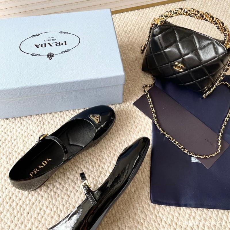 2025 Women Prada Black Patent Leather Mary Jane Ballet Flats KFY00290