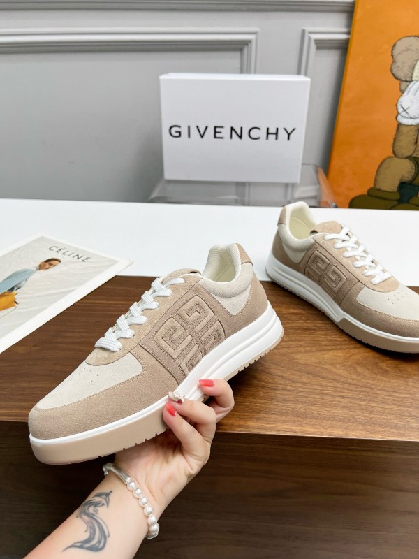 2024 Unisex Givenchy Beige Silk Calfskin Patent Leather Sneakers MJ00380