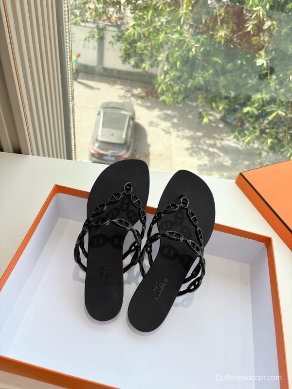 2025 Women Hermès Black Leather Chain Strap Flip Flop Sandals LY00360(F)