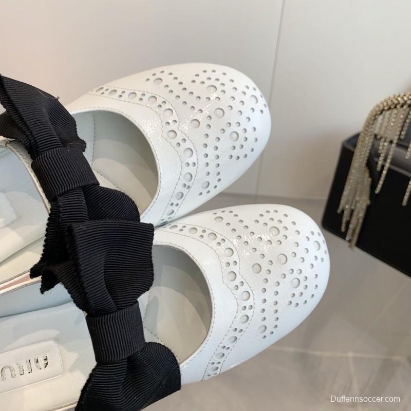 2025 Women Miu Miu White Leather Mary Jane Brogue Bow KFY00280
