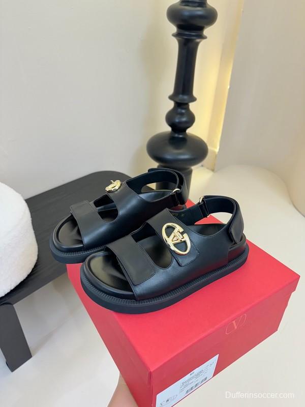 2025 Women Valentino Black Leather Sandals V Buckle KFY00320