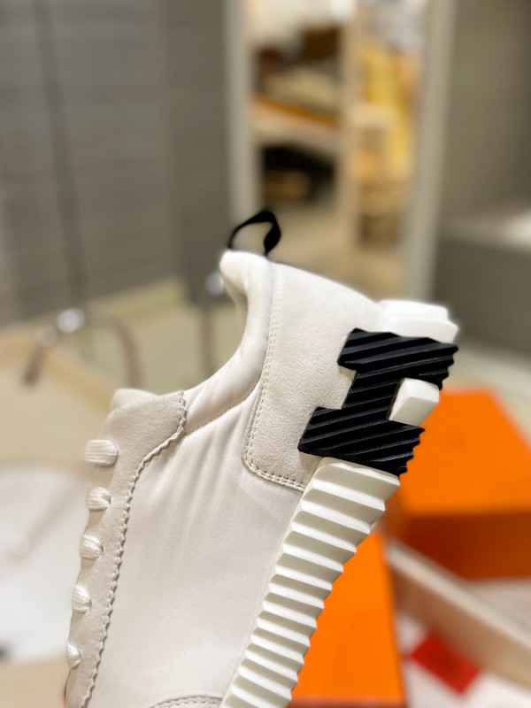 2024 Unisex Hermès White Imported Silk Lambskin Suede Sneakers MJ00320