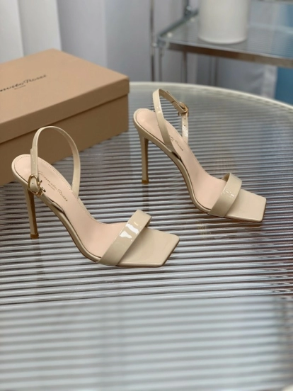 2025 Women Gianvito Rossi Beige Patent Leather Sandals