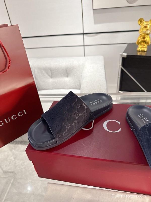 2025 Unisex Gucci Black Velvet Slippers GG Embossed AS00240