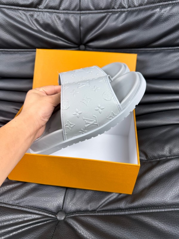 2025 Men Louis Vuitton White Leather Slippers AS00170