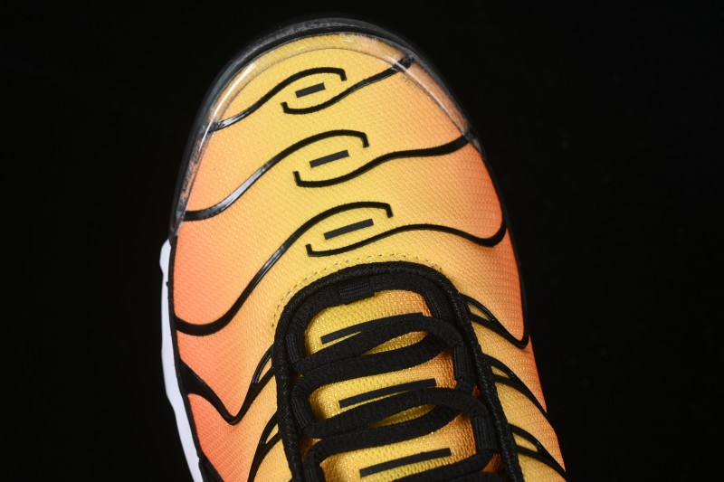 Nike Air Max Plus Retro Running Shoes with Air Cushion Technology - HF0552-001