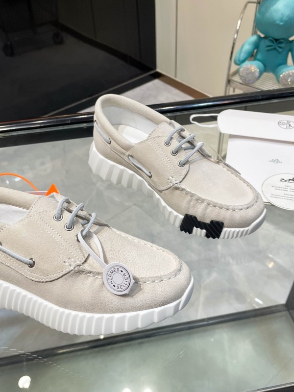 Hermès Classic Casual Sports Shoes with Exaggerated H Logo and Custom Sole - LY00300