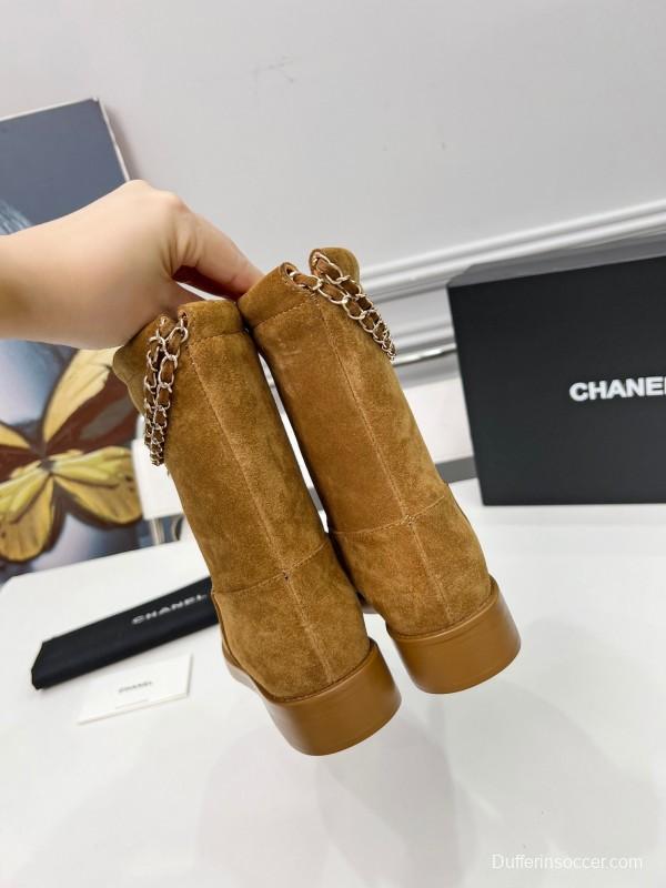 Chanel Quilted Leather Flat Ankle Boots with Four-Leaf Clover and CC Logo - LY00400