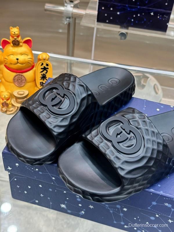 Gucci Lido Interlocking G Men's Sandals with Textured Rubber Sole - AS00170