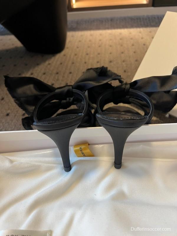 The Row 25ss Handwoven Bow Mule Sandals - KFY00280