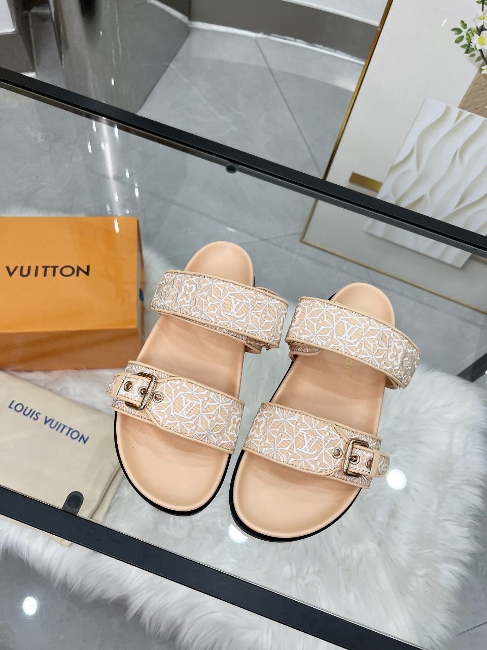 Louis Vuitton Spring/Summer 2025 New Slippers - LY00250