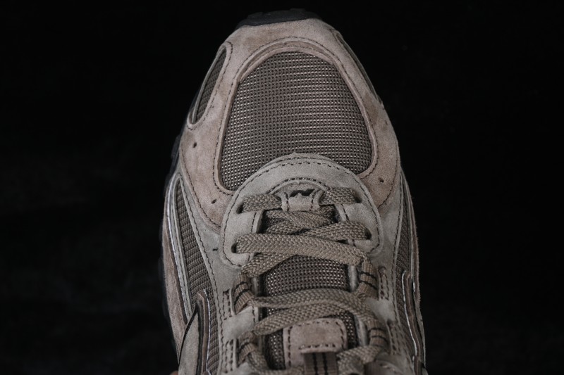 New Balance 204 Retro Running Shoes with Breathable Mesh Upper and Cushioned Sole - U204L3K9