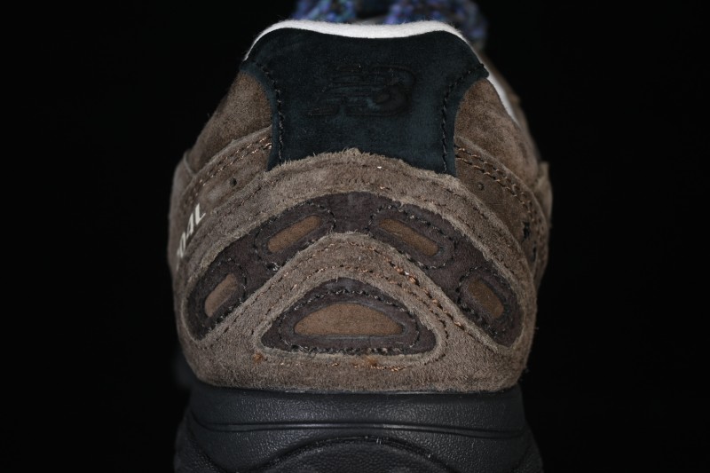 New Balance 204 Retro Running Shoes with Breathable Mesh Upper for Casual Sport - U204LBC1