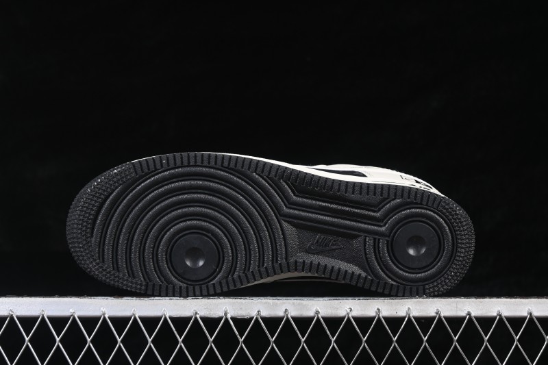 Nike Air Force 1 '07 Low Classic Black Patchwork Casual Sneakers - DF0188-137
