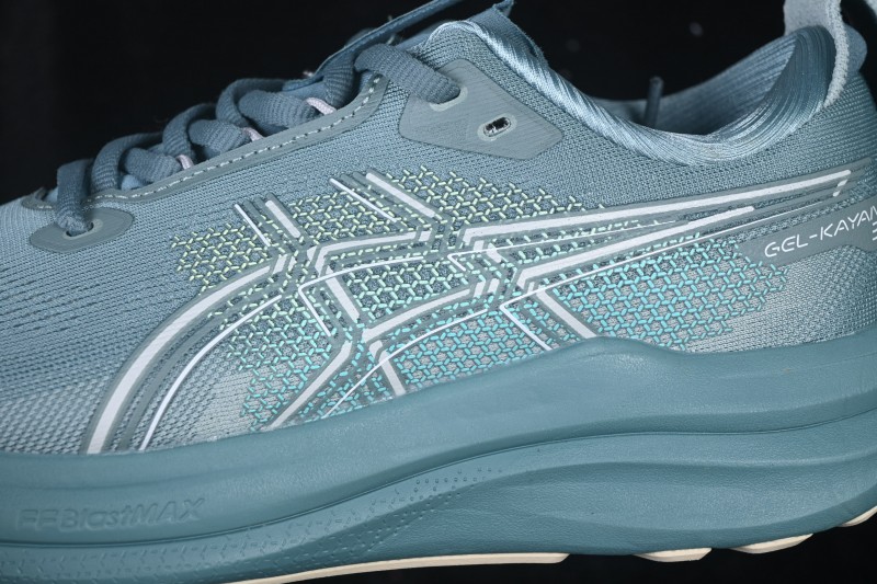 Asics Gel-Kayano 33 Running Shoes with Breathable Mesh and Advanced Cushioning - 1011C167-402