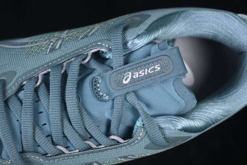 Asics Gel-Kayano 33 Running Shoes with Breathable Mesh and Advanced Cushioning - 1011C167-402