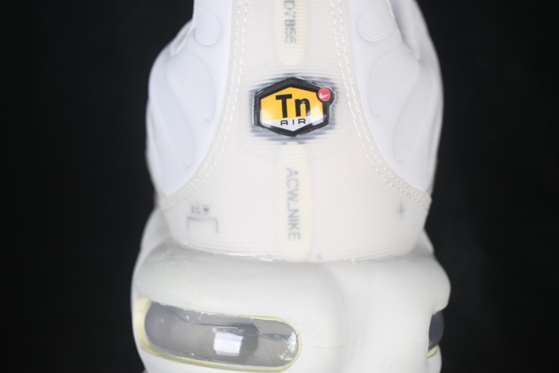 Nike Air Max Plus Retro Running Shoes with Full-Grain Leather and Tuned Air Cushioning - FD7855-002