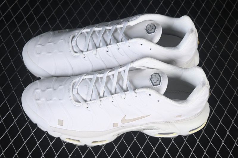 Nike Air Max Plus Retro Running Shoes with Full-Grain Leather and Tuned Air Cushioning - FD7855-002